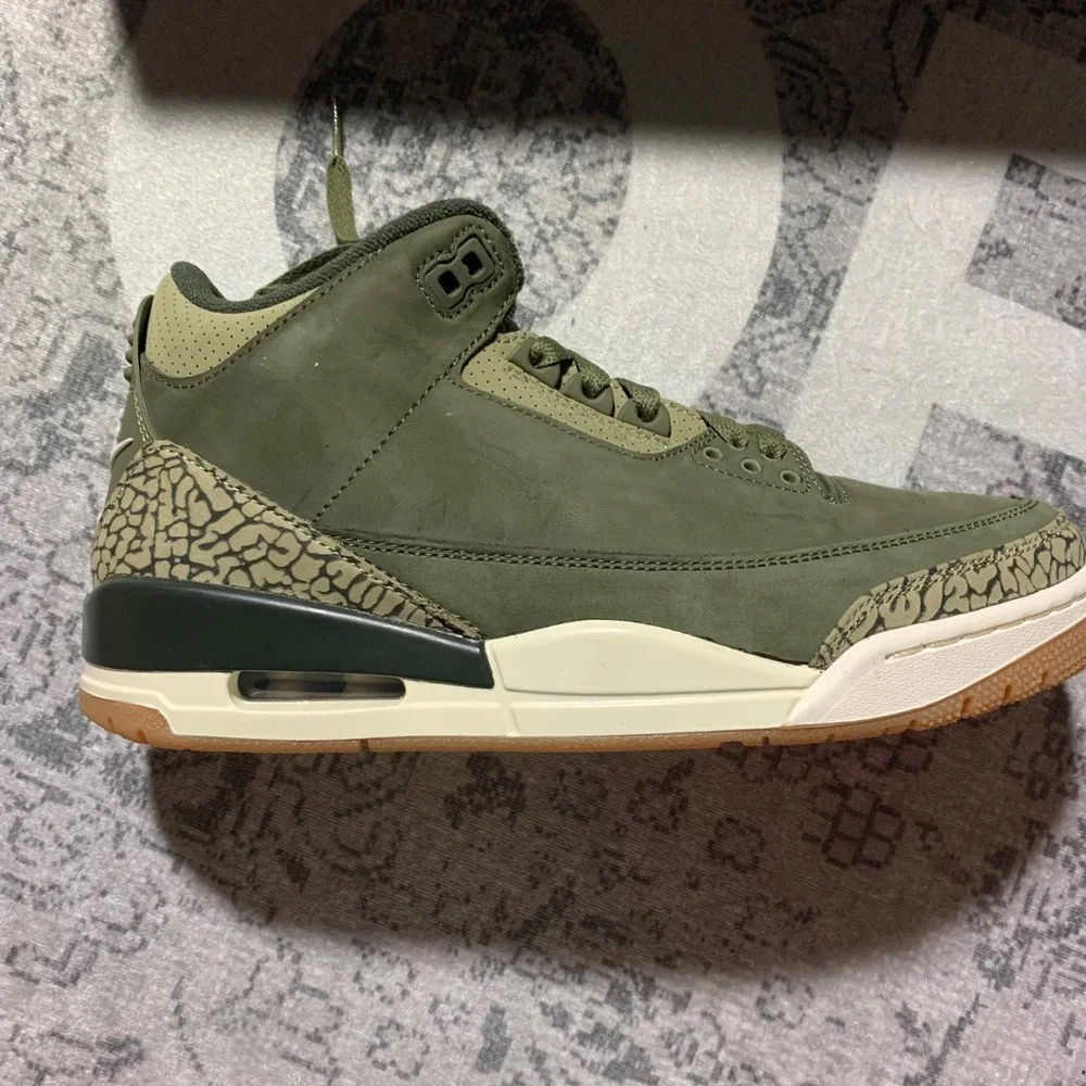 Jordan Air Jordan 3 Retro‎ Mens Size 8 M Olive New Sequoia DN3707-202 Sneaker